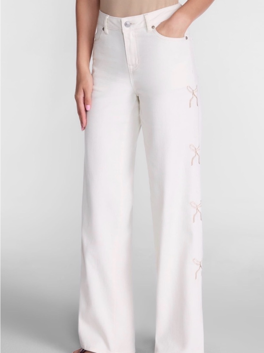 Madden NYC Women’s Ultra 90’s Jeans w/ Bow Embroidery 32” Inseam